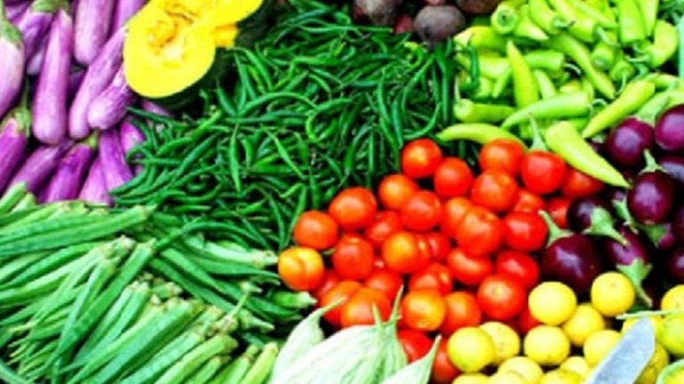 टमाटर का भाव गिरा, हरी सब्जियों की कीमत में भी आयी गिरावट, जानें मंडी में किन सब्जियों का क्या है रेट