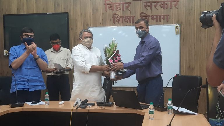BSEB Bihar Board Matric Result: लगातार तीसरे साल देश में सबसे पहले रिजल्ट घोषित कर बिहार बोर्ड ने रचा इतिहास, मात्र इतने दिन में  आया नतीजा