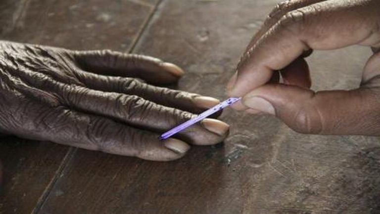 Gujarat Election 2022: पोलिंग बूथ नहीं पता, तो घबराएं नहीं यहां से मिलेगी मदद