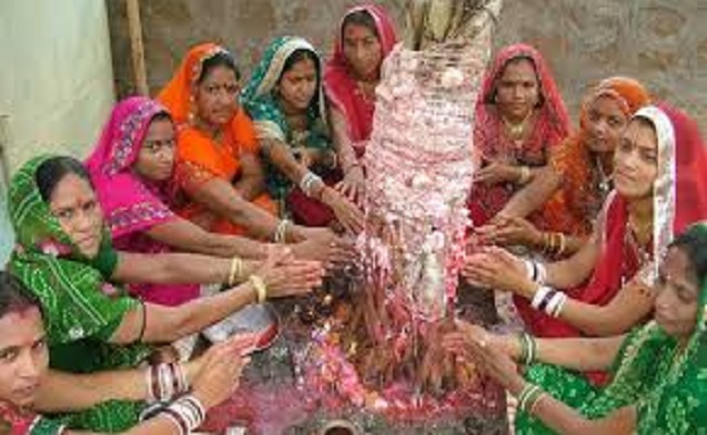 Vat Savitri Vrat Puja  2021: कब है वट सावित्री व्रत पूजा, जानें इस दिन महिलाओं को क्यों करनी चाहिए 16 श्रृंगार और इसका धार्मिक महत्व…