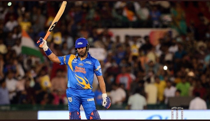 Road Sefety World Series 2021: Yuvraj Singh ने एक बार फिर से जड़े 6 छक्के तो फैंस ने रजनीकांत स्टाइल में कहा ‘क्यों हिला डाला न’