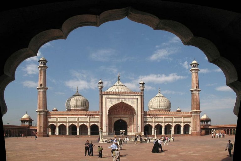 Largest Mosque in India: ये हैं भारत की सबसे मशहूर और बड़ी मस्जिद