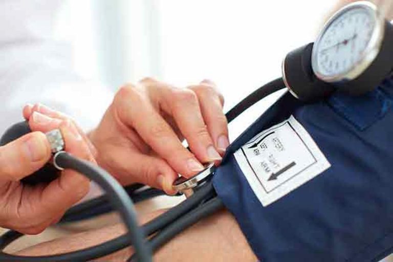 health Tips: आपकी ये गलत आदतें हाइपरटेंशन को दे सकती हैं बढ़ावा, समय रहते हो जाएं सतर्क