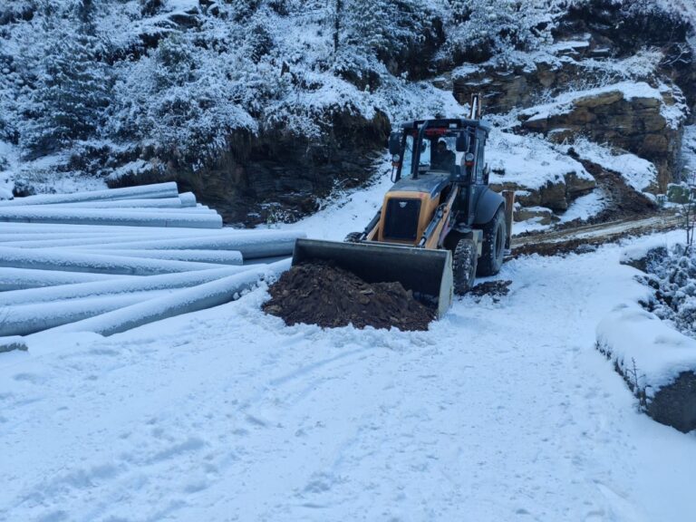Uttarakhand Weather: नए साल के जश्न से पहले औली ने ओढ़ ली बर्फ की चादर, उत्तराखंड का मौसम कैसा रहेगा जानें
