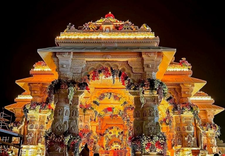 Ayodhya Ram Mandir: अयोध्या जा रहे हैं तो राम मंदिर के बाद इन जगहों का भी करें दीदार, यहां देखें तस्वीरें