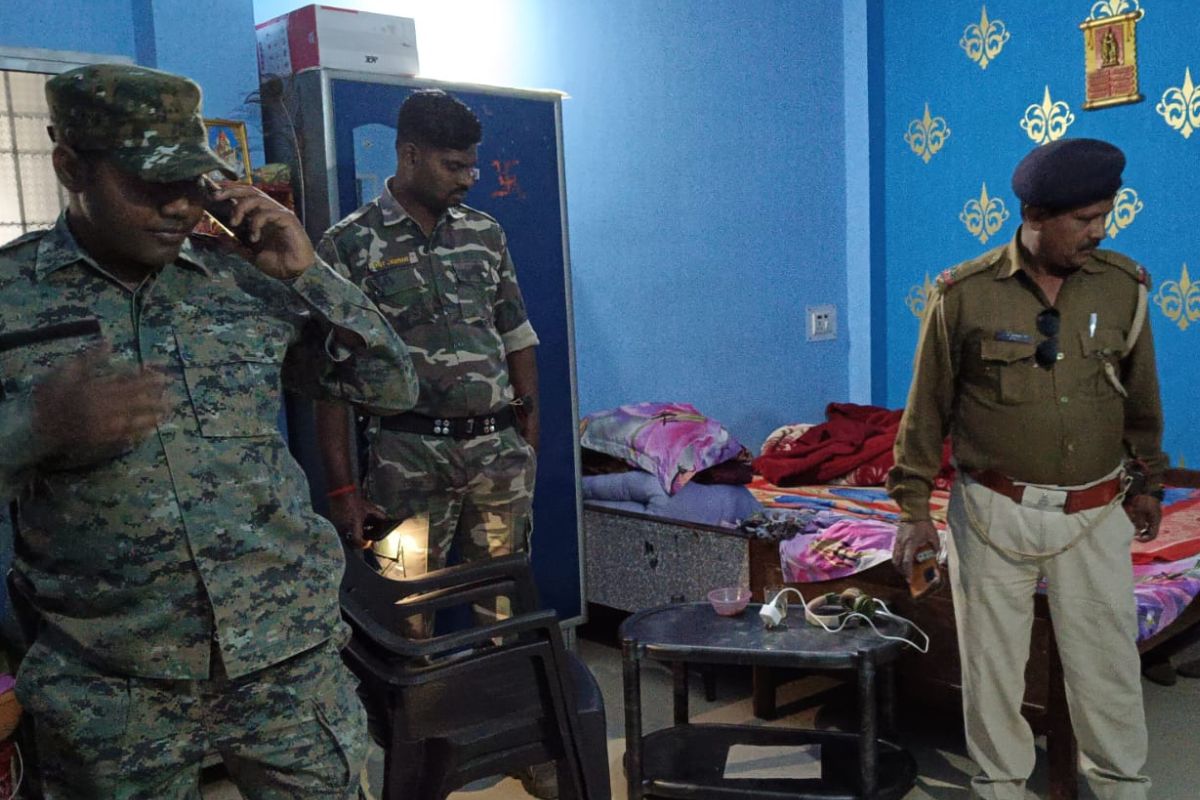 हादसे के बाद मौके पर पहुंची पुलिस