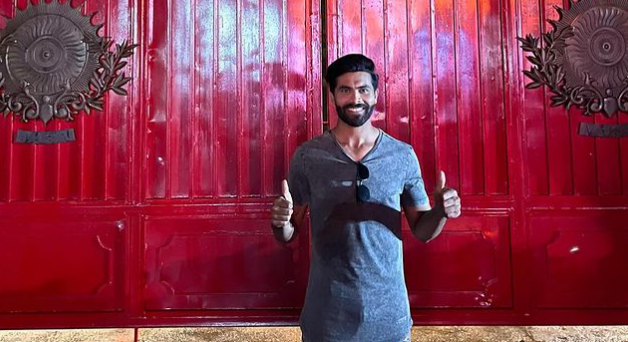 Ravindra Jadeja in MS Dhoni farm house