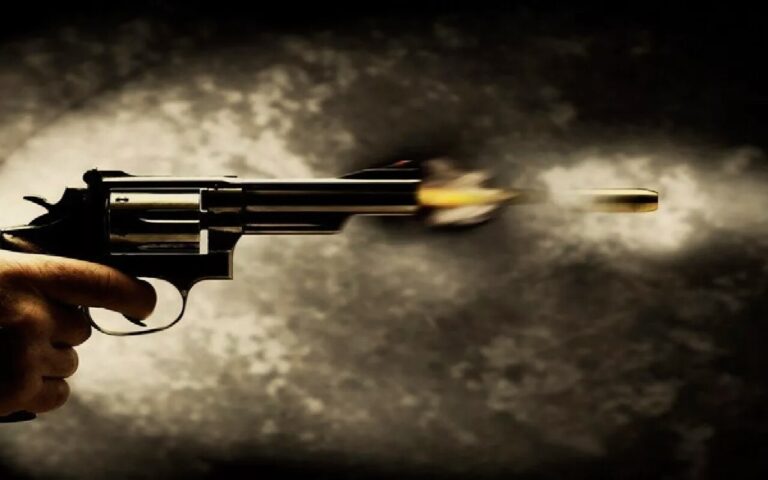 Bengal Crime News : कोलकाता में आधी रात को चली गोलियां, दो गिरफ्तार