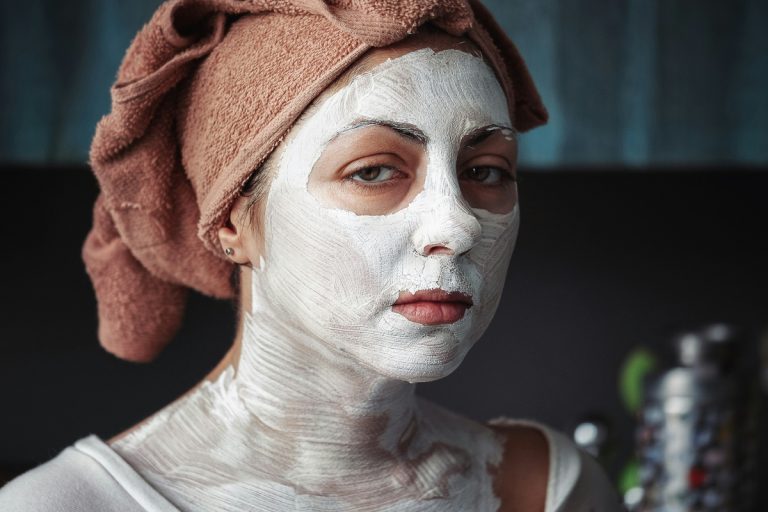 Cream Vs Serum: कौन सा ऑप्शन ज्यादा बेहतर? यहां जानें