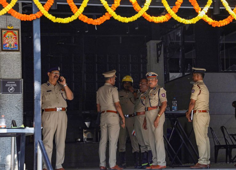 Bengaluru Blast: हाथ लगे अहम सबूत, संदिग्ध सीसीटीवी से खुद को बचाता रहा