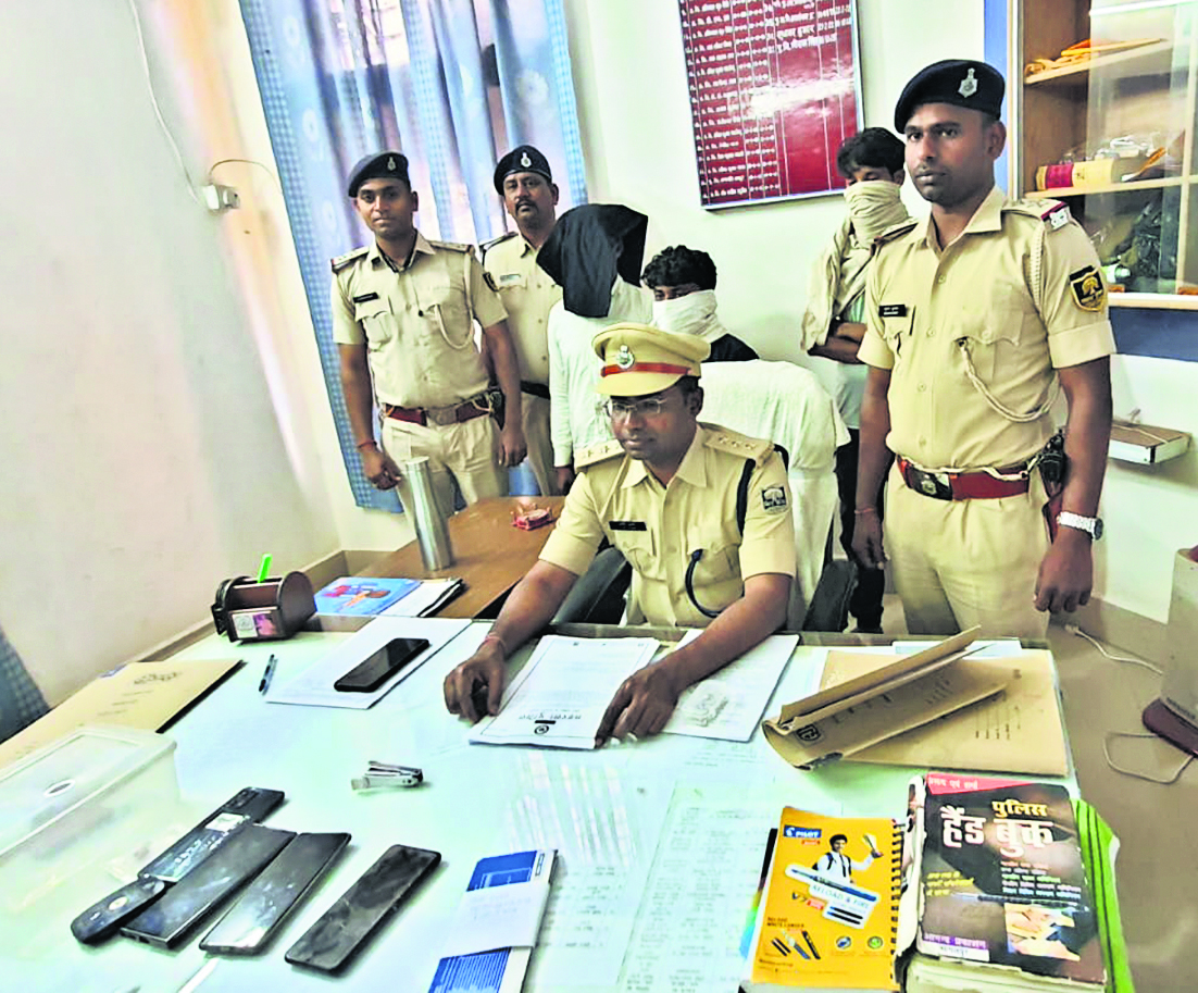सहरसा पुलिस साइबर फ्रॉड करने वाले तीन अपराधियों को किया गिरफ्तार