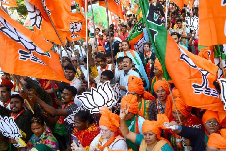 भाजपा ने शुरू किया डैमेज कंट्रोल, नाराज पूर्व सांसदों के साथ जातीय वोट बैंक को भी साधने का प्रयास