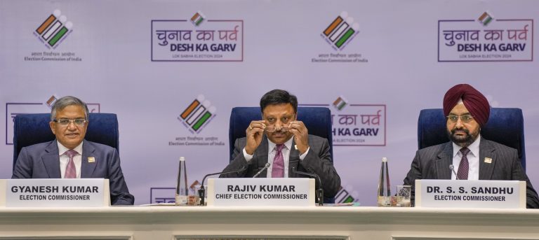 Lok Sabha Election 2024: ‘संविधान, अग्निवीर योजना पर न हो बयानबाजी’, EC ने कांग्रेस और BJP को दी नसीहत