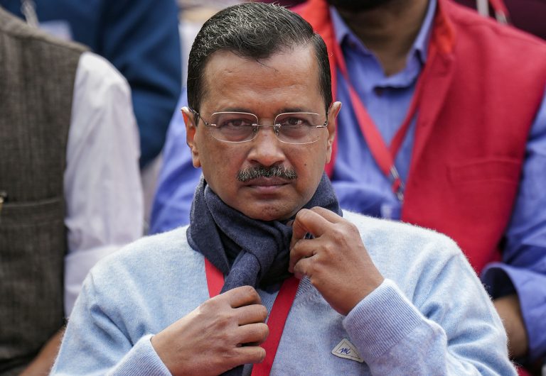 Arvind Kejriwal Arrested: क्या जेल से सरकार चलाएंगे अरविंद केजरीवाल या देंगे इस्तीफा? जानें अब आगे क्या है रास्ता