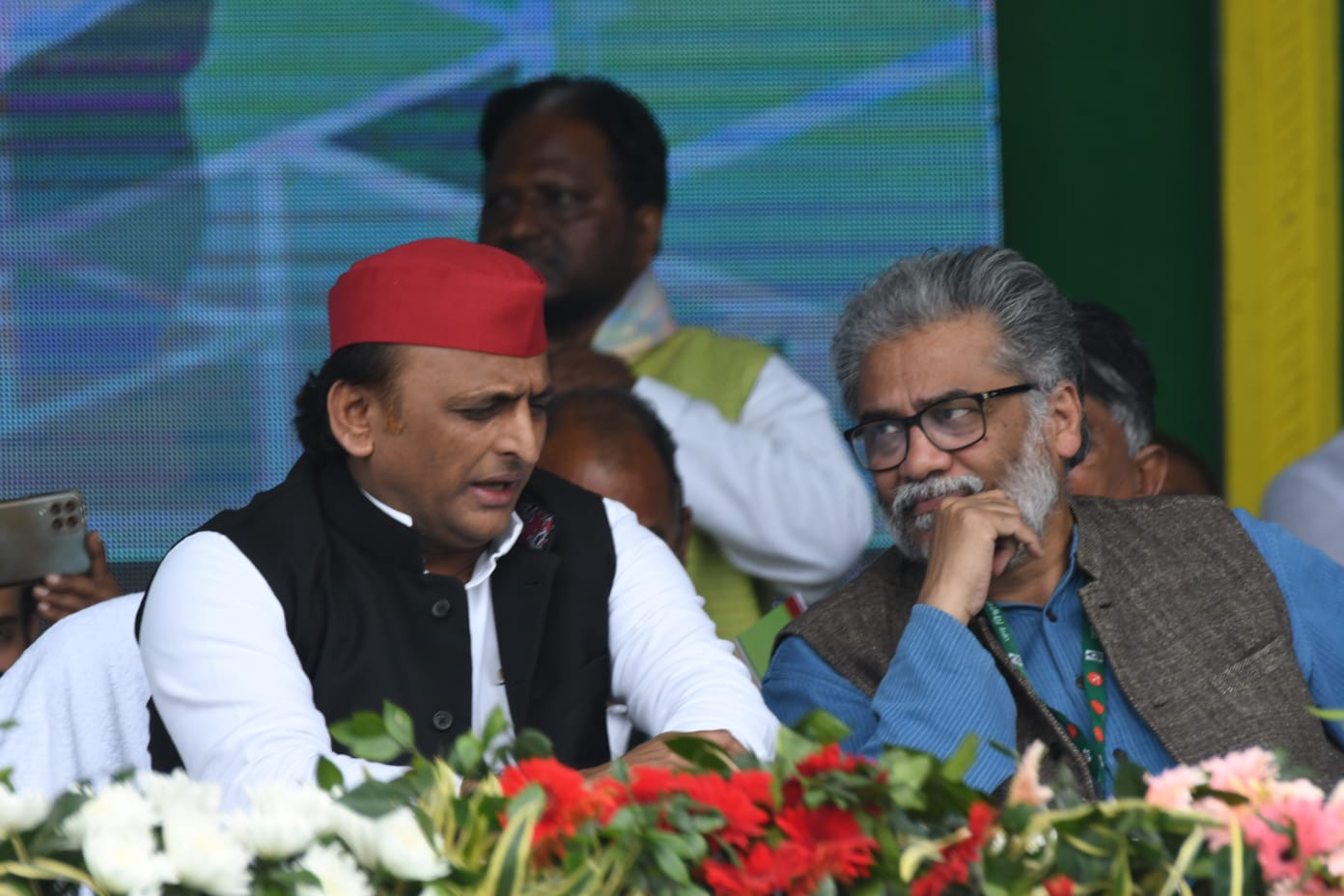 अखिलेश यादव