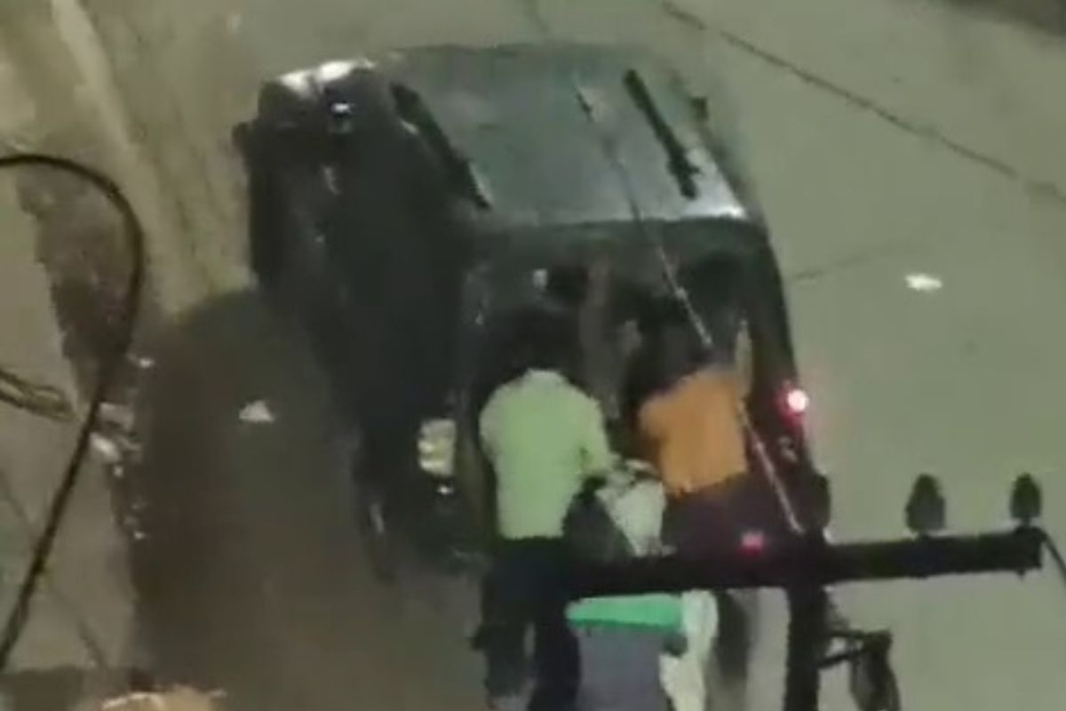 रात में स्कॉर्पियो से गोवंश ले जाते चोर