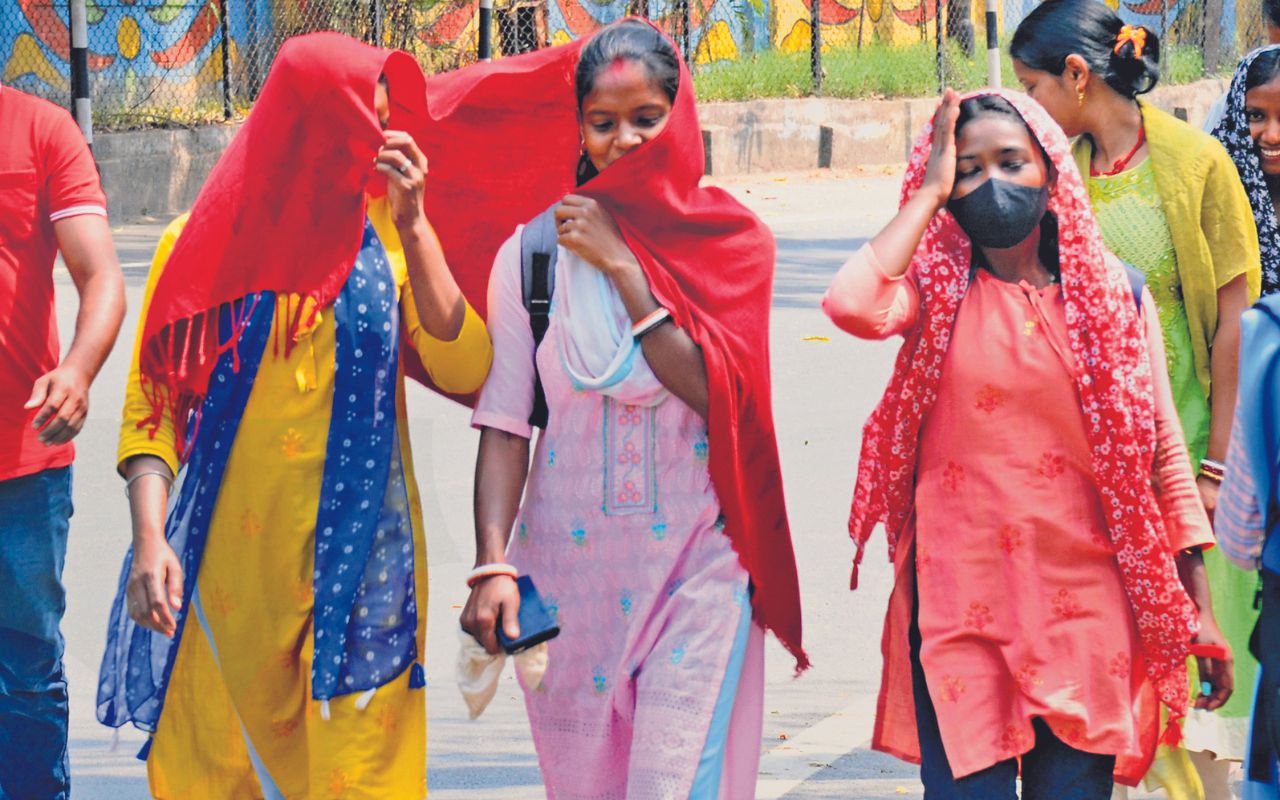 scorching heat dhanbad jharkhand