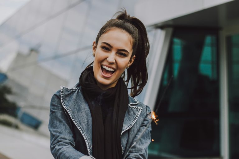 Fashion Tips: लंबी लड़कियों के लिए बेस्ट स्टाइल टिप्स, मिलेगा एक्ट्रेस वाला लुक