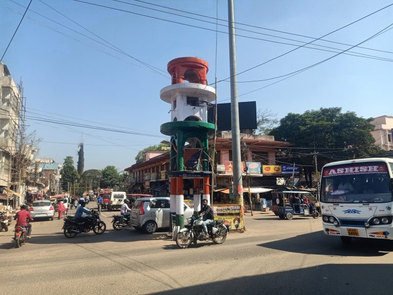 बड़ा पाकतरी गांव में एक लोटा पानी की कीमत चार किमी पैदल मेहनत