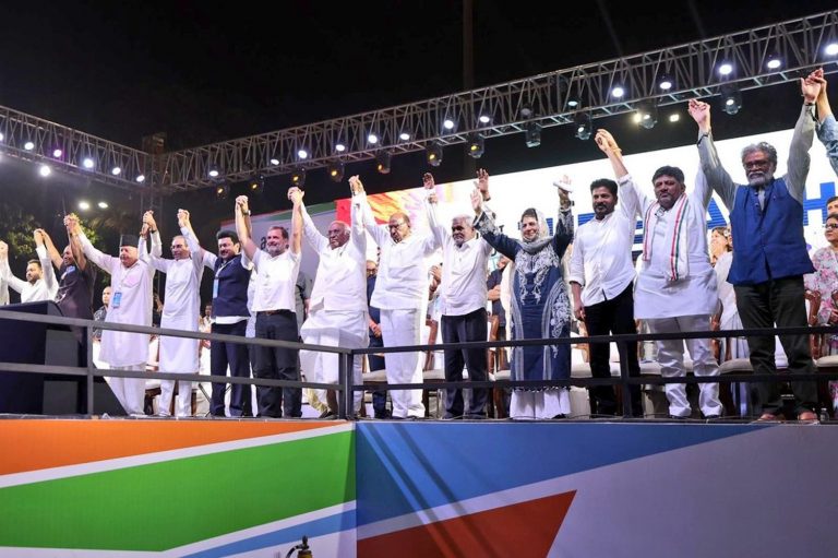 Aam Aadmi Party: मानसून सत्र से पहले ‘इंडिया’ में दरार, गठबंधन से अलग हुई आम आदमी पार्टी