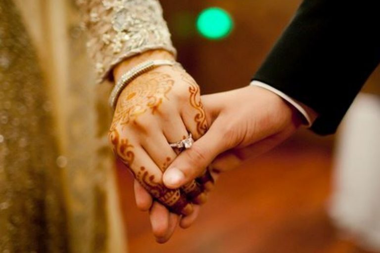Relationship Tips: वैवाहिक जीवन में शिव-पार्वती जैसा चाहते हैं अटूट बंधन, तो अपनाएं ये जरूरी टिप्स