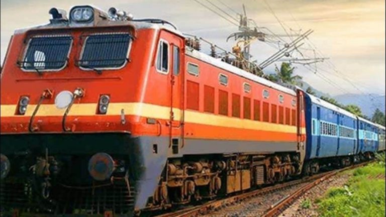 मुजफ्फरपुर से दिल्ली जाना होगा आसान, आज से आनंद विहार के लिए चलेगी सप्तक्रांति क्लोन