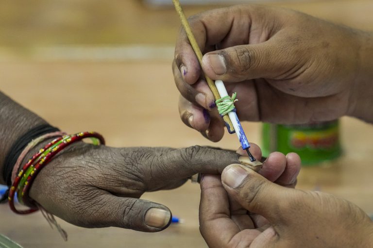 Lok Labha Election 2024: छठे चरण के मतदान में बिहार-झारखंड में पुरुषों के मुकाबले महिलाओं का मतदान प्रतिशत रहा ज्यादा