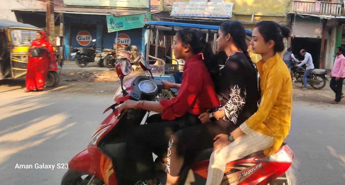 नाबालिग चला रहे हैं वाहन हो रही है दुर्घटना