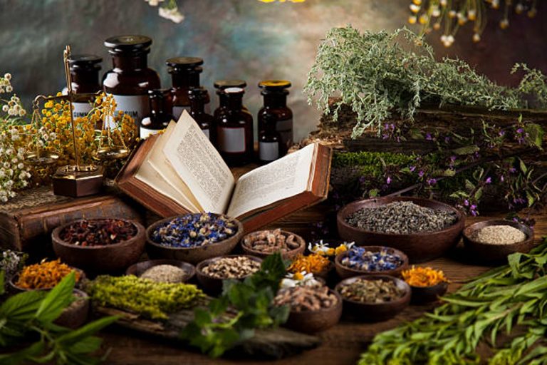 Ayurveda Weight Loss Tips: वजन कम करने में मददगार हो सकते हैं ये आयुर्वेदिक उपाय, यहां जानिए कैसे