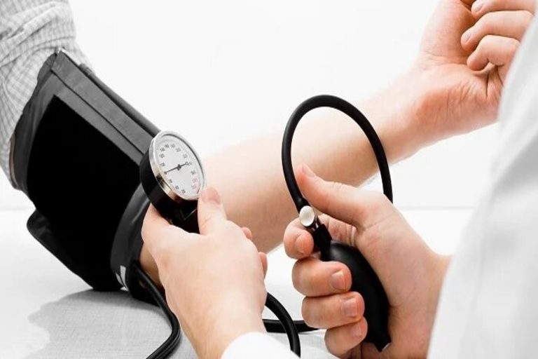 Blood pressure: ब्लड प्रेशर का खतरा सबसे ज़्यादा पुरुषो को होता है.जानिए क्यूँ?