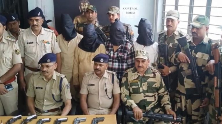 Bihar Crime News: पुलिस कार्रवाई में भारी मात्रा में कारतूस व हथियार बरामद, 6 अपराधी गिरफ्तार