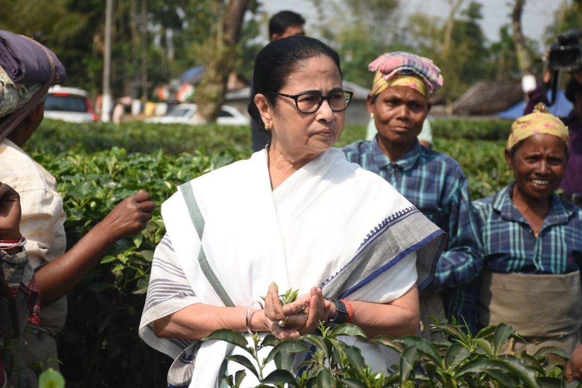 Mamata Banerjee suddenly fell sitting helicopter seat in Durgapur