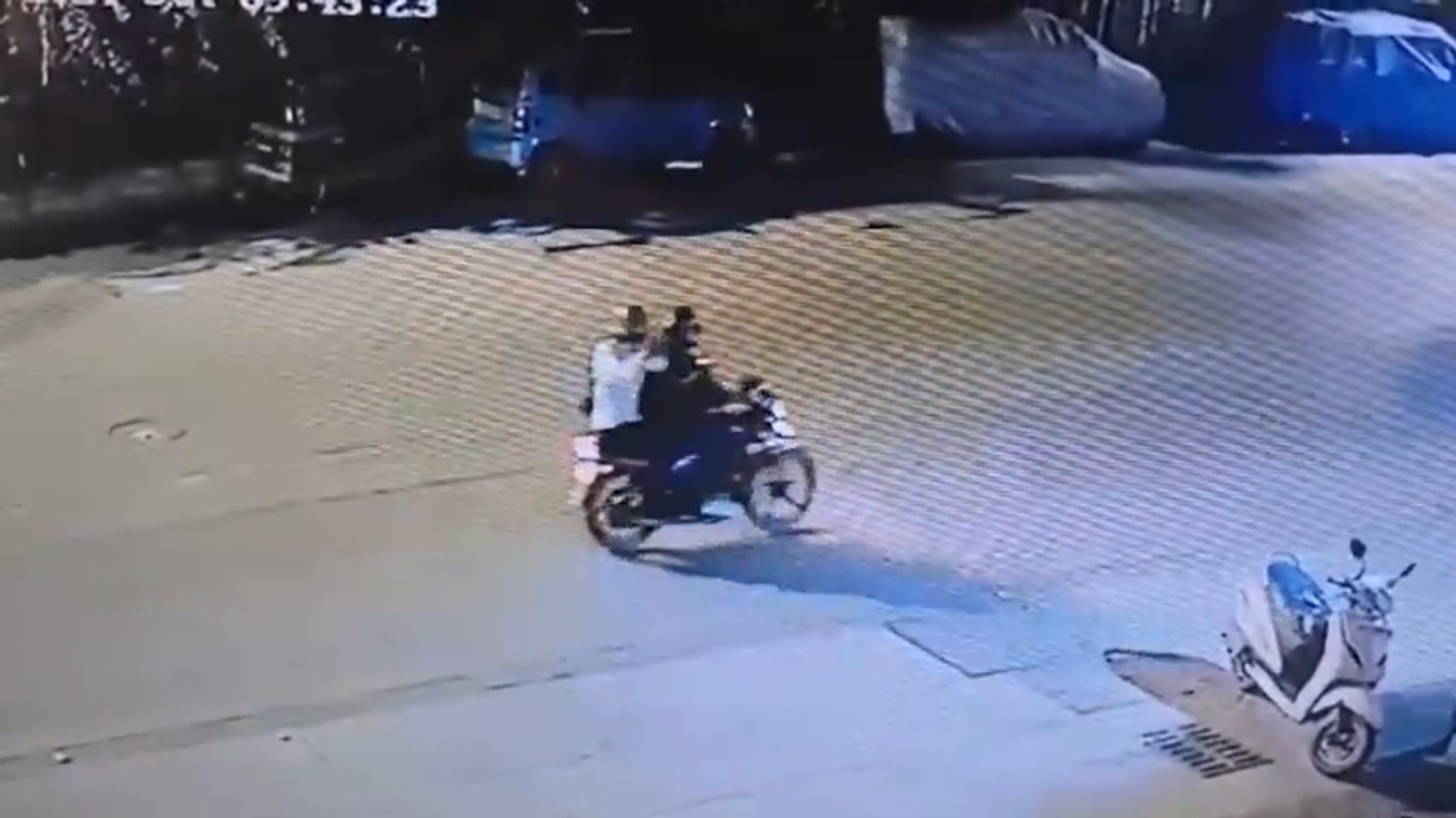 Salman Khan residence cctv video