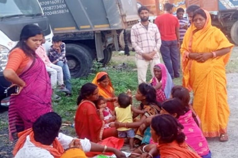 हजारीबाग में शादी की खुशियां गम में बदली, वाहन के धक्के से महिला की मौत