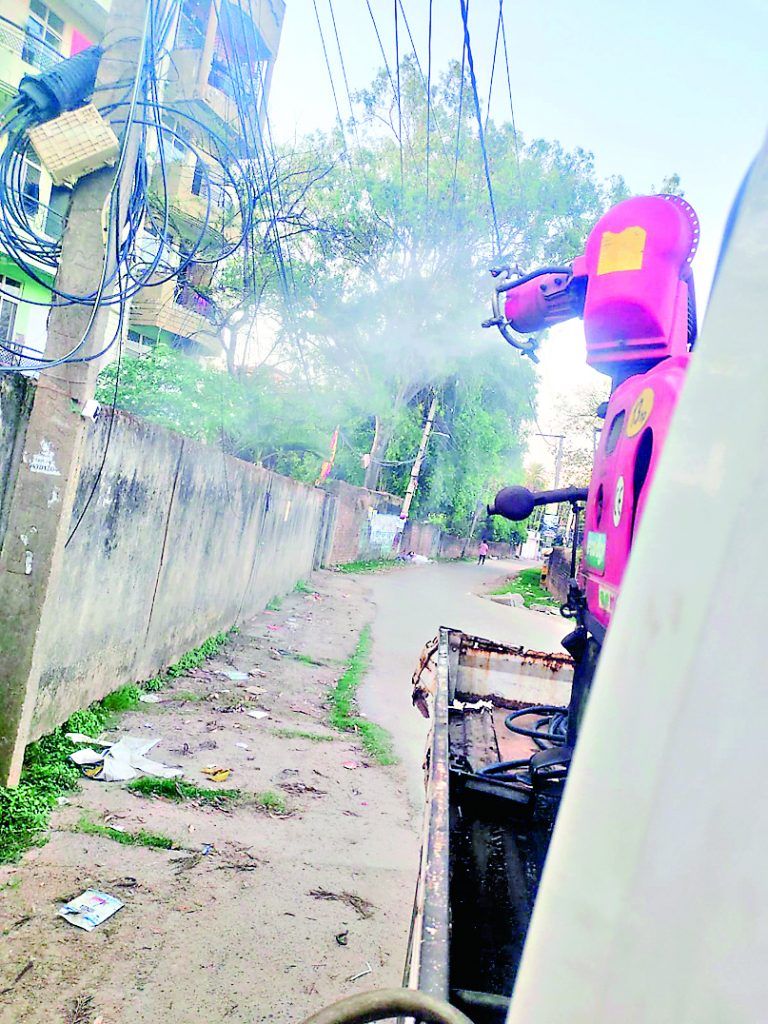 राजधानी में भिनभिना रहे मच्छर और सो रहे नगर निगम के अधिकारी
