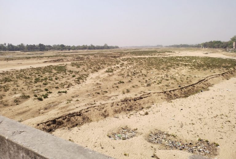 सूख गयी हंटरगंज की लाइफ लाइन नीलांजन नदी