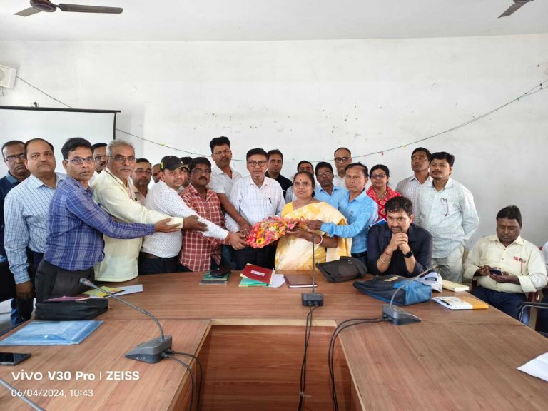 मतदान केंद्रों में सुविधाएं सुनिश्चित करने का निर्देश