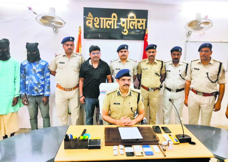 पेट्रोल पंप से लूट मामले में चार बदमाश गिरफ्तार, कट्टा, कारतूस व नकद बरामद