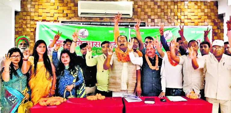 सदान विकास पार्टी ने संजय ठाकुर को चतरा में उतारा