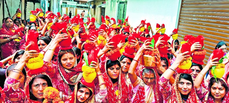 नवरात्रा और रामनवमी महोत्सव पर निकाली गयी भव्य शोभायात्रा