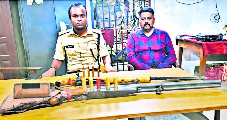 सिविल लाइंस से नौ कारतूसों के साथ दो असलहे बरामद