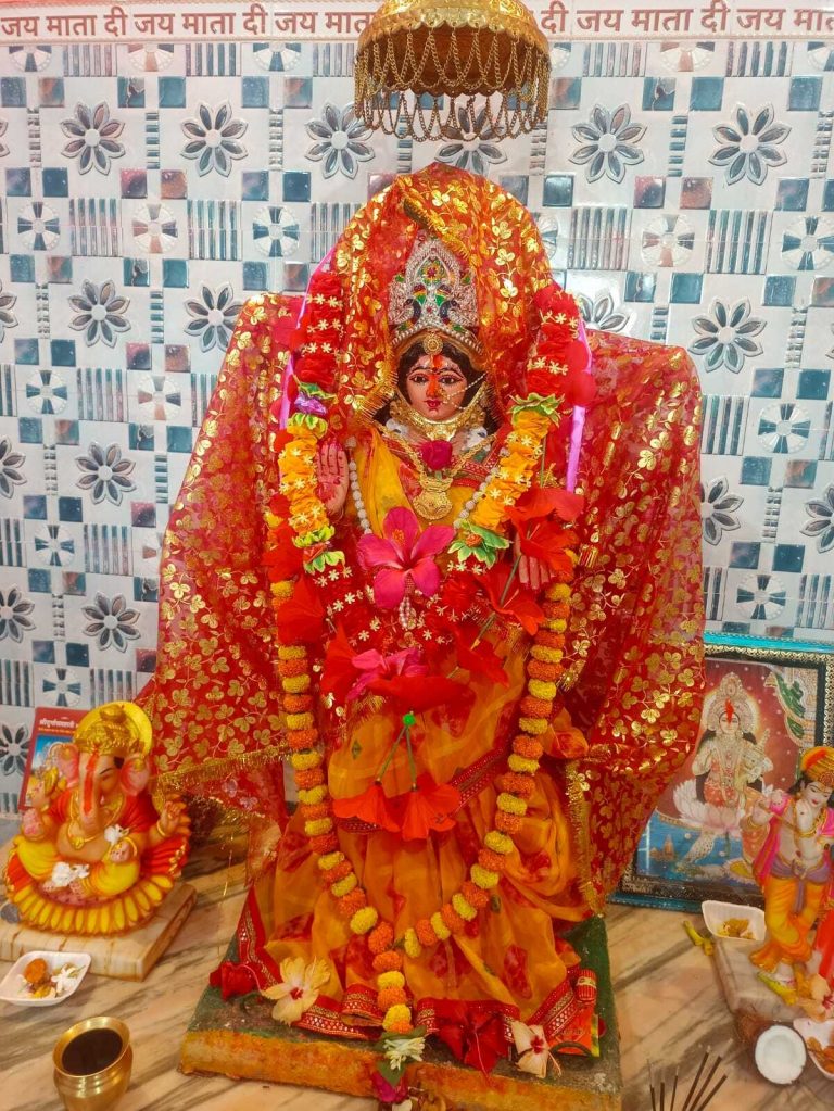 चैत्र नवरात्र शुरू, भक्ति में डूबे लोग