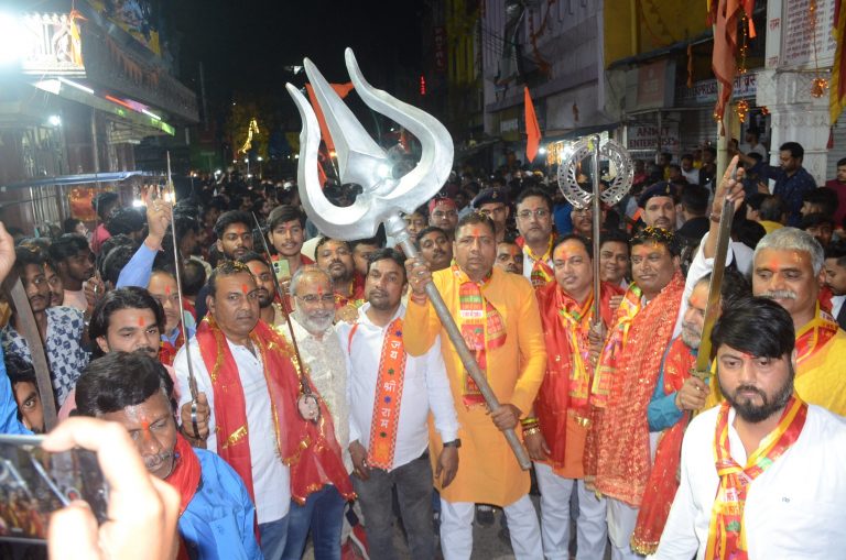 पॉलिथीन के खिलाफ अभियान चला लोगों को किया जागरूक