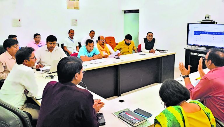 लोकसभा चुनाव : इवीएम का प्रथम रैंडमाइजेशन समाप्त