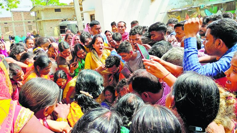 रफ्तार का कहर. सड़क हादसों में तीन की गयी जान