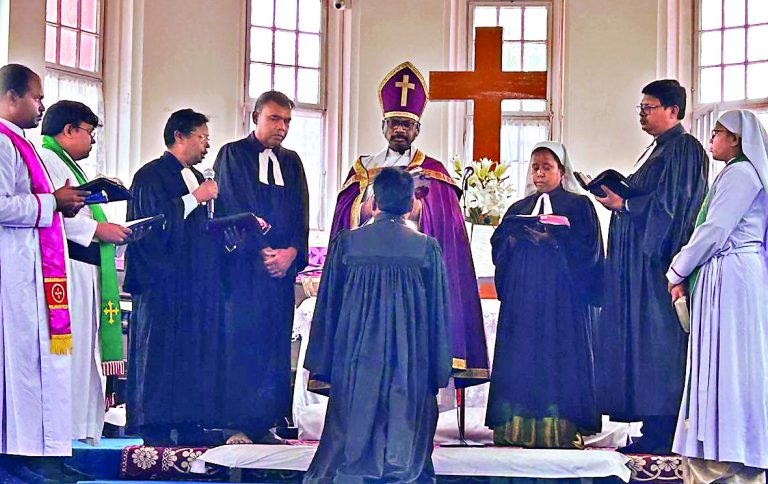 हेसाग में पुरोहिताभिषेक संपन्न हुआ