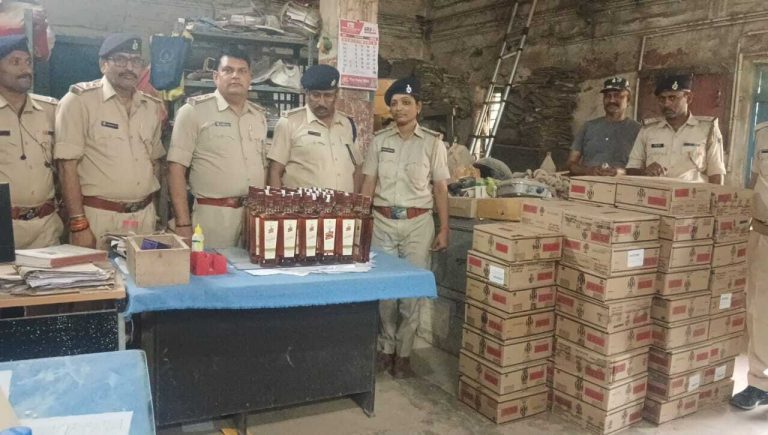 स्कॉर्पियो से लायी गयी शराब की खेप बरामद, तस्कर फरार