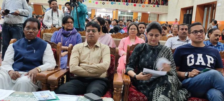 मतदानकर्मी दायित्वों का करें निर्वहन: डीसी