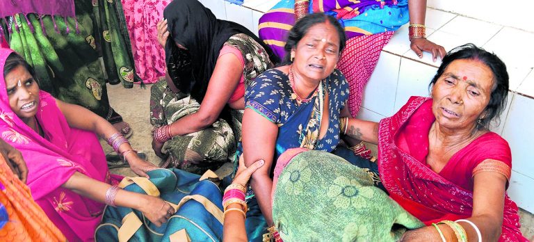 बस-बाइक की भिड़ंत में मां व दो बेटों व स्कॉर्पियो-बाइक की टक्कर में दो लोगों की मौत