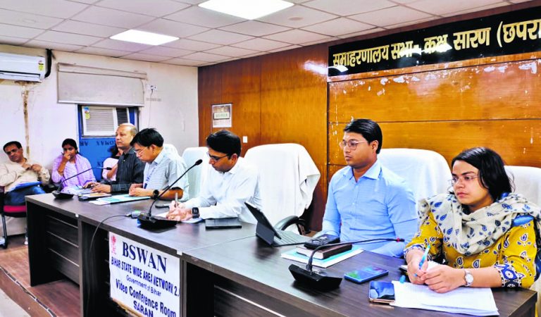 सभी बूथों पर एएमएफ की पूरी व्यवस्था करें पदाधिकारी : डीएम